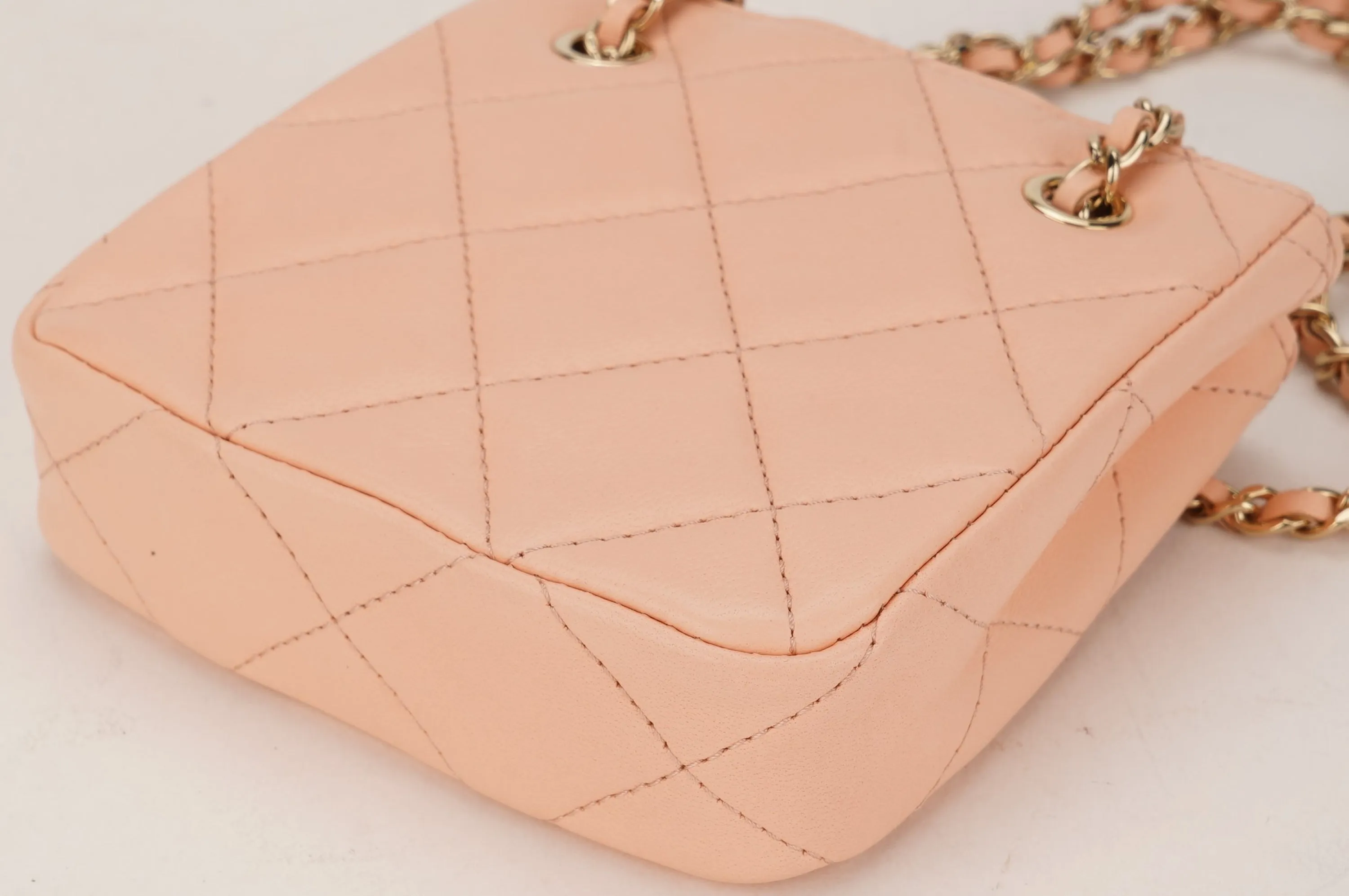 CHANEL 2022 CRUISE CHAIN CLUTCH (3183xxxx) PINK LAMBSKIN GOLD HARDWARE, WITH CARD, DUST COVER & BOX