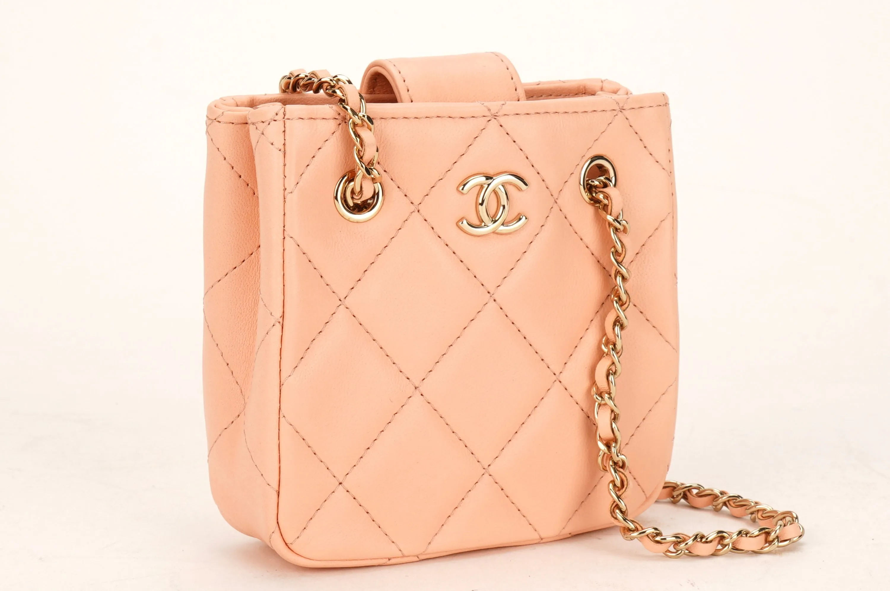 CHANEL 2022 CRUISE CHAIN CLUTCH (3183xxxx) PINK LAMBSKIN GOLD HARDWARE, WITH CARD, DUST COVER & BOX