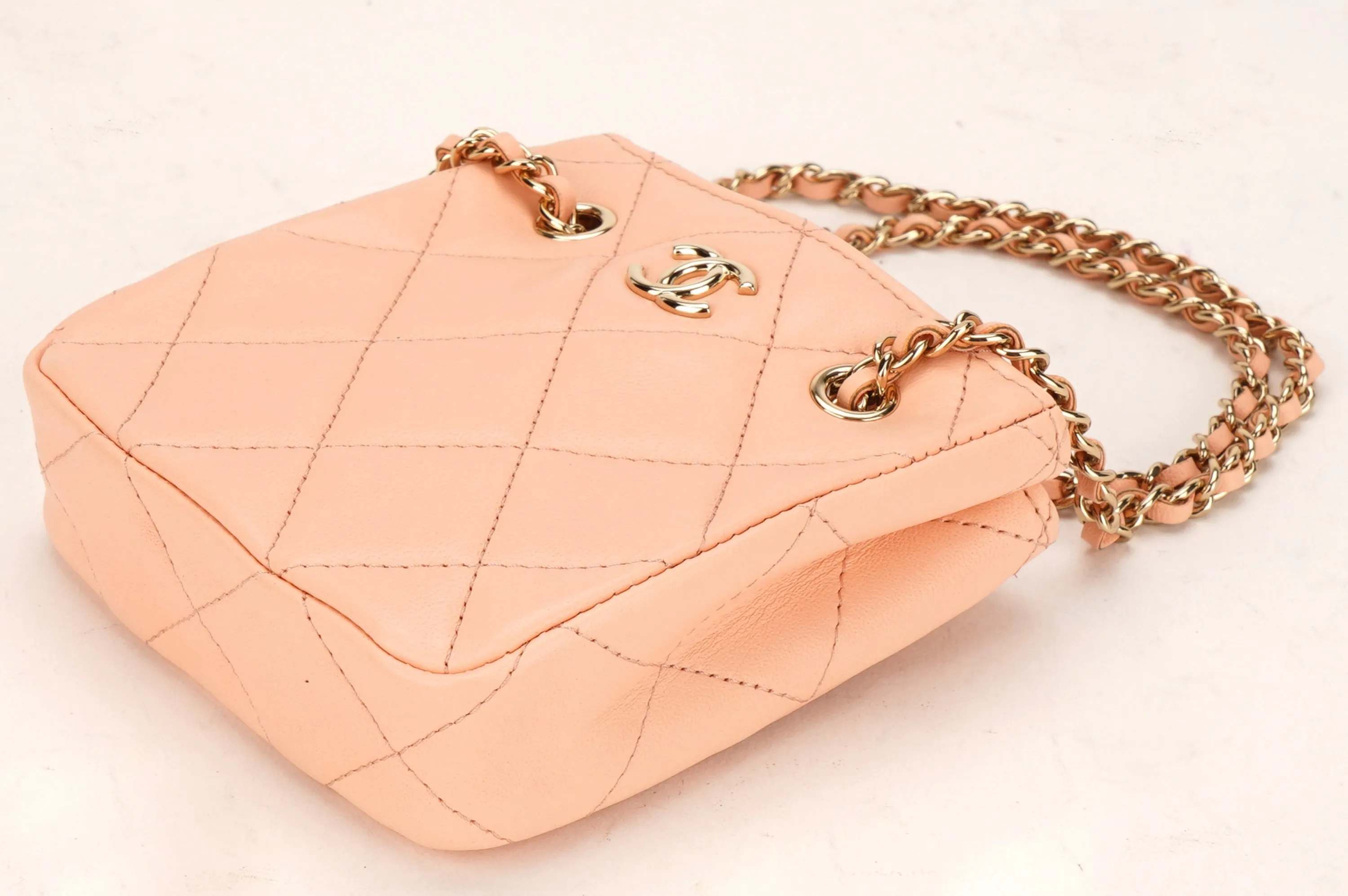 CHANEL 2022 CRUISE CHAIN CLUTCH (3183xxxx) PINK LAMBSKIN GOLD HARDWARE, WITH CARD, DUST COVER & BOX