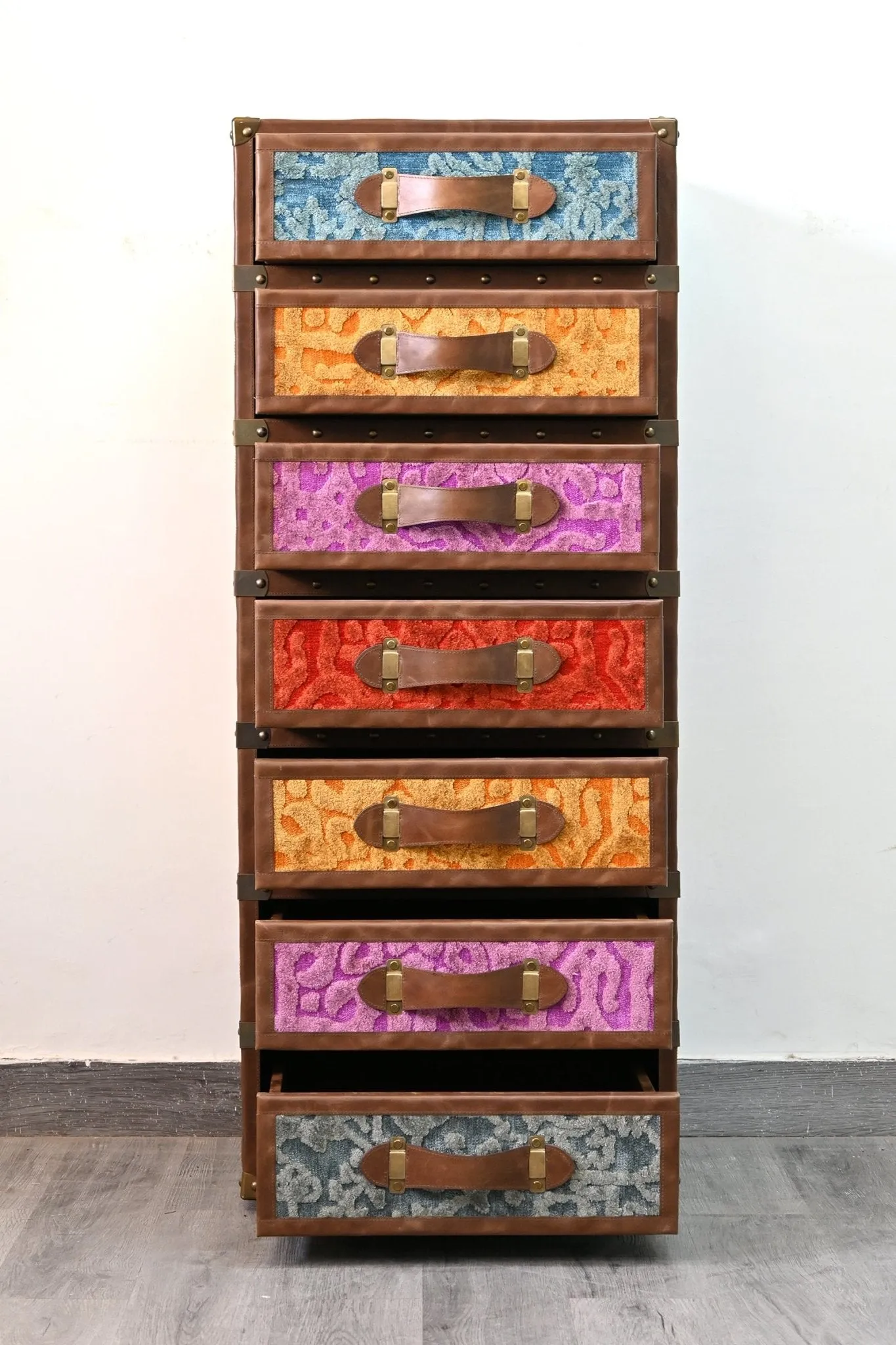 FANTASY CHEST OF DRAWERS - LEATHER AND VELVET