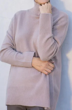 OLYMPIA OVERSIZED TURTLENECK IN CASHMERE VINTAGE ROSE