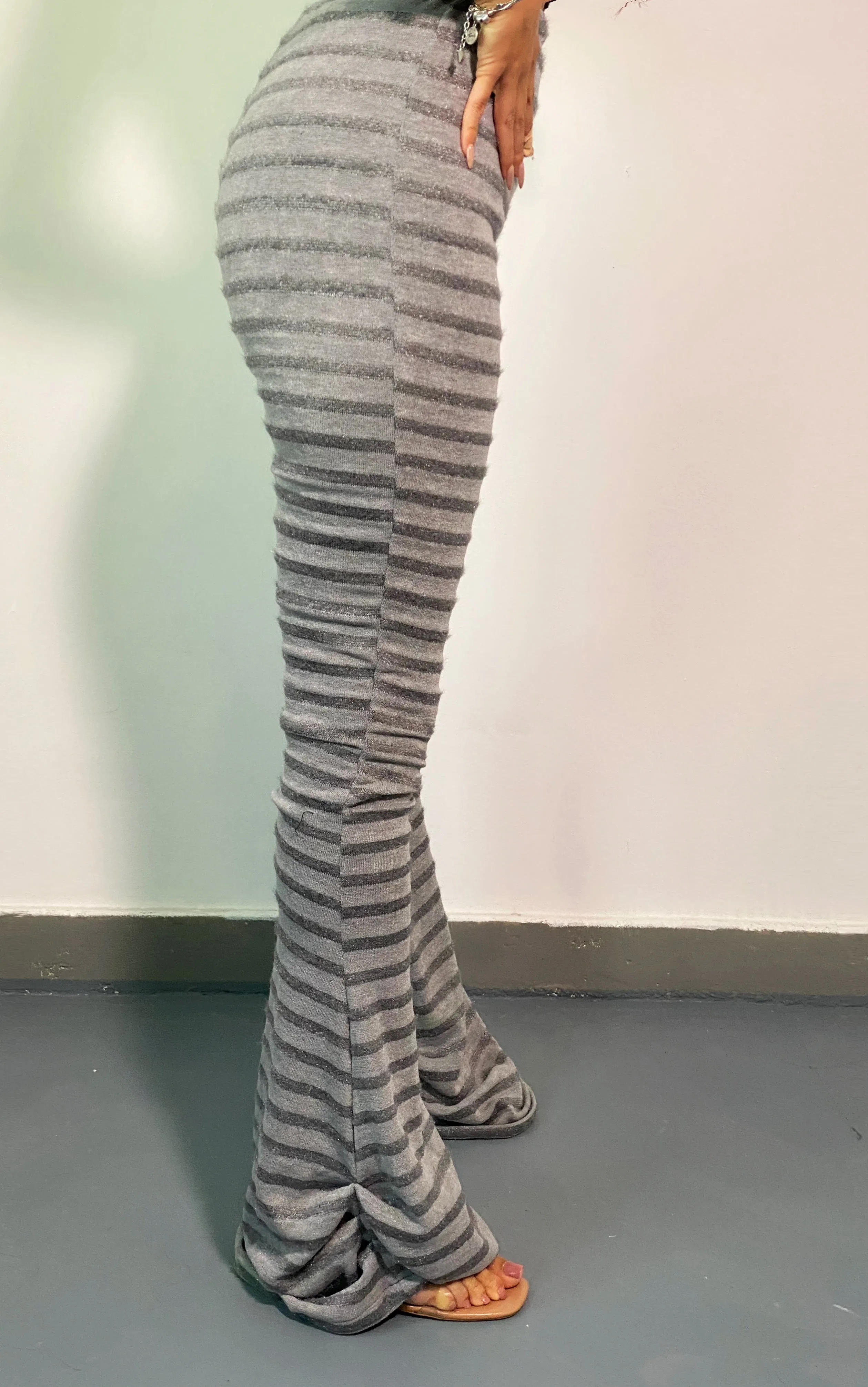 Pantaloni 'Grey' - Pantaloni dama evazati gri