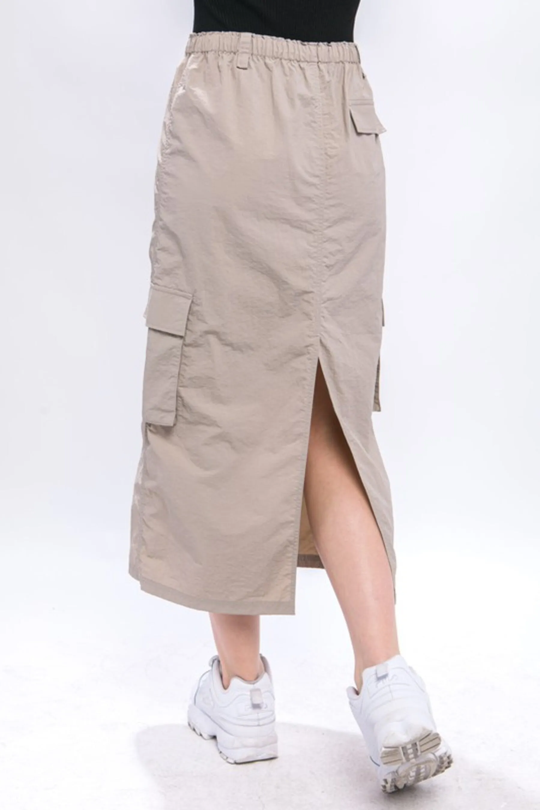 Women's Cargo Skirt With Side Pocket Detail And Rear Slit