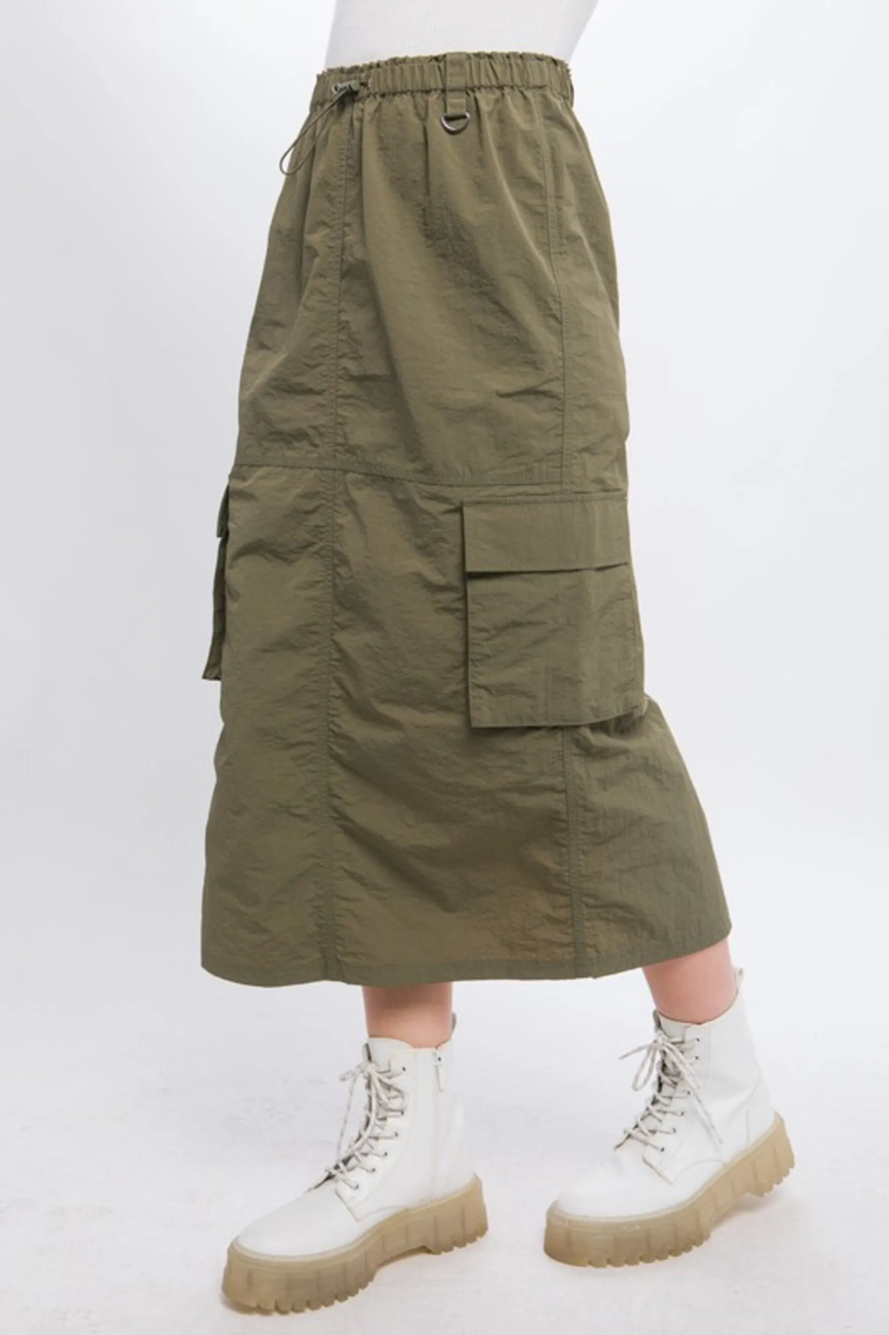 Women's Cargo Skirt With Side Pocket Detail And Rear Slit